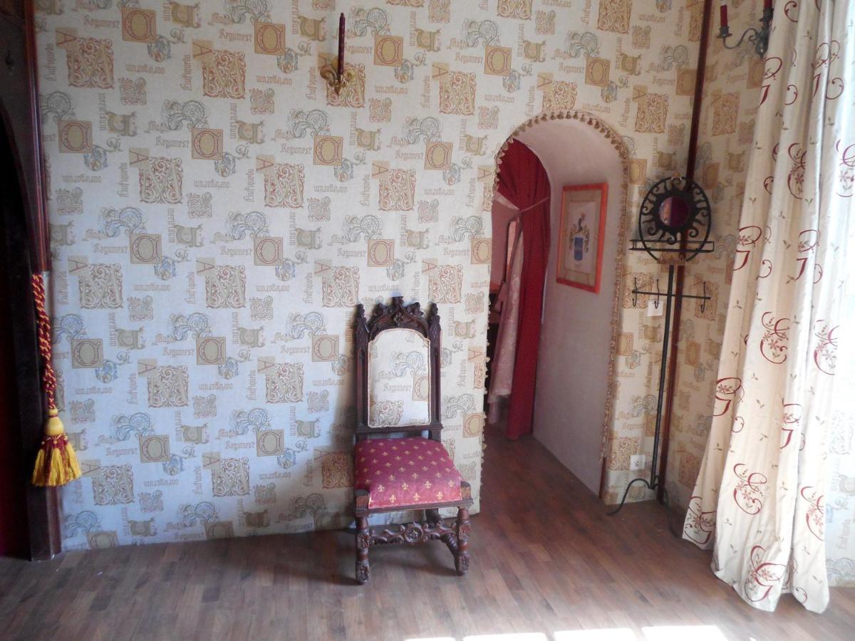 Logis De La Meschaussee, Dans Donjon Du Xie Siecle Canet  外观 照片