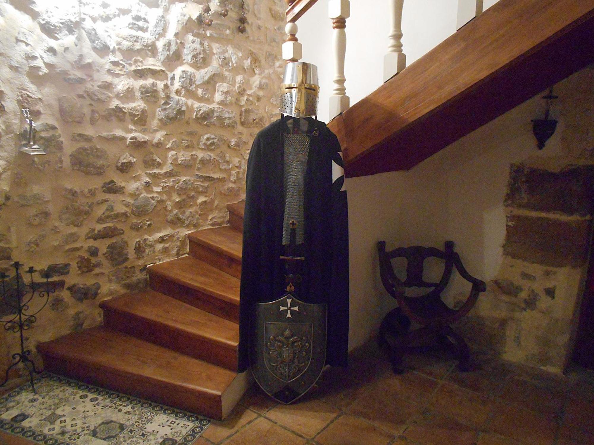 Logis De La Meschaussee, Dans Donjon Du Xie Siecle Canet  外观 照片